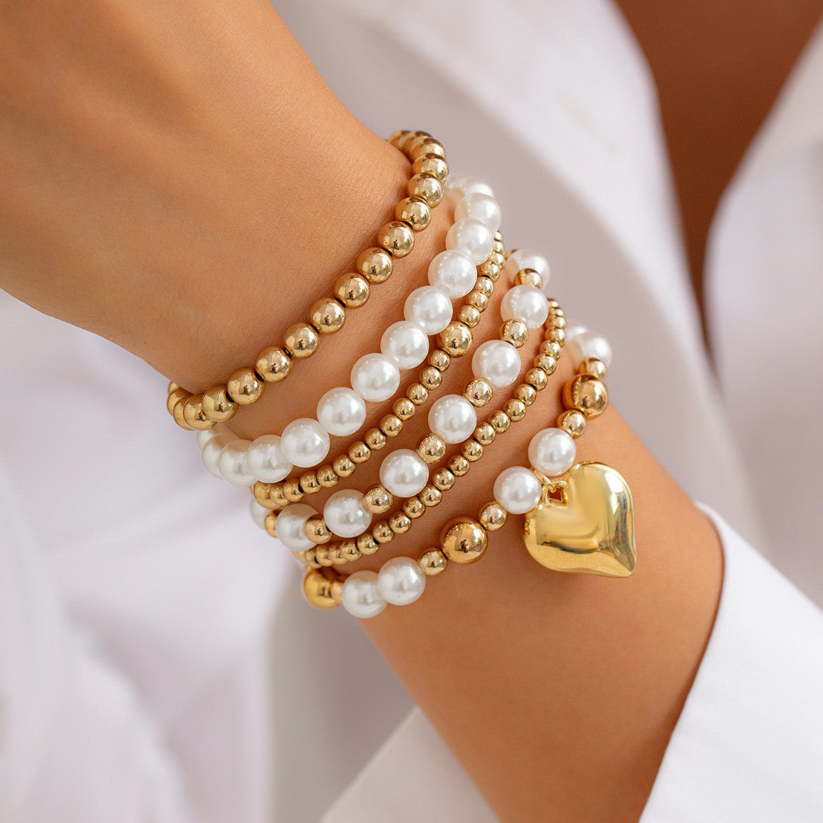 Heart-shaped fashion pearl bracelet