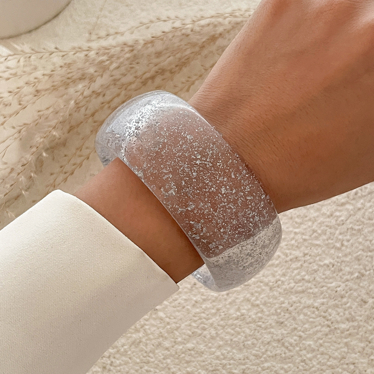 Artistic vintage round bracelet