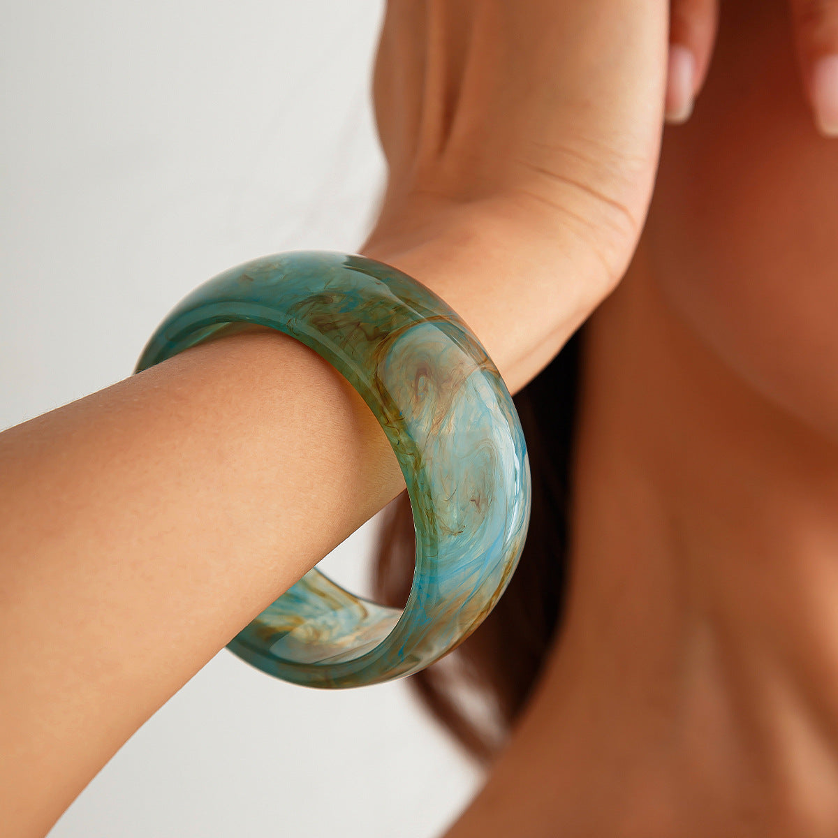 Artistic vintage round bracelet